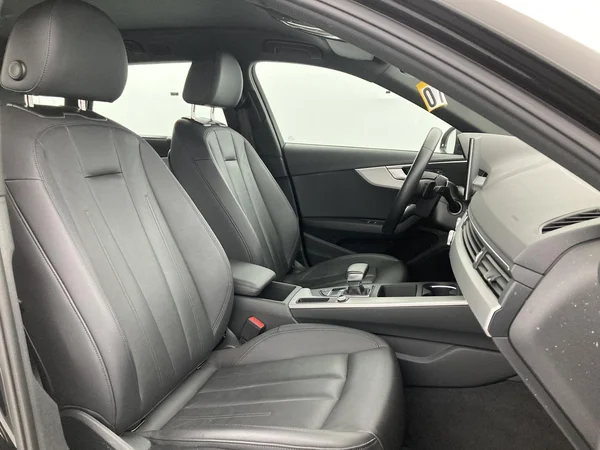 AUDI A4 Avant (2023) — foto 14 van 36