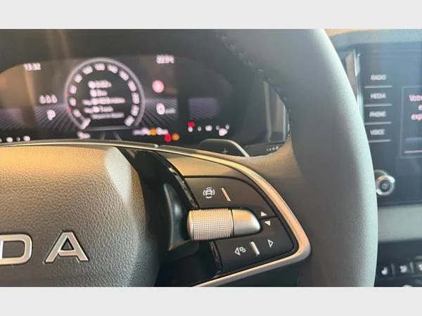 SKODA Karoq (2026) — foto 5 van 24