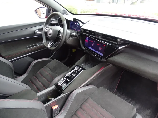 Alfa Romeo Junior (2025) — foto 6 van 31