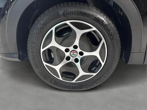 Alfa Romeo Tonale (2023) — foto 14 van 16
