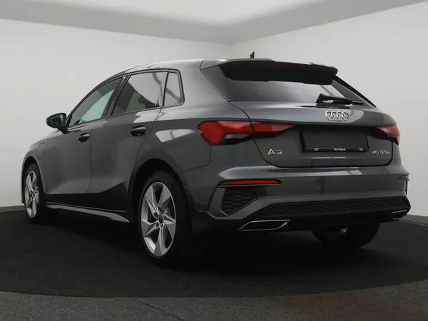 AUDI A3 Sportback PHEV (2024) — foto 18 van 25