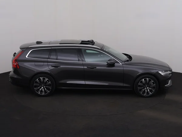 VOLVO V60 (2023) — foto 31 van 35