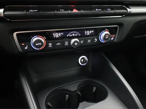 AUDI A3 Sportback (2019) — foto 8 van 18