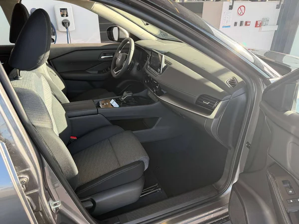 Nissan X-Trail — foto 3 van 24