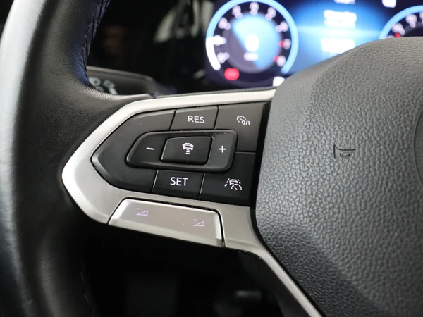 VOLKSWAGEN Golf (2020) — foto 9 van 28