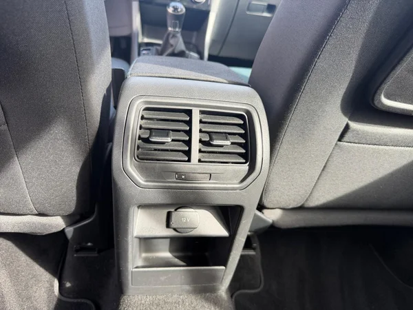 VOLKSWAGEN Golf Sportsvan (2020) — foto 15 van 19