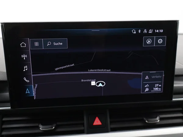 AUDI A4 Avant (2023) — foto 18 van 30