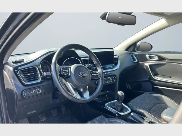 Kia CEED (2020) — foto 28 van 29