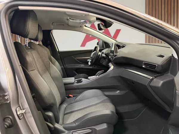 Peugeot 5008 (2021) — foto 20 van 28