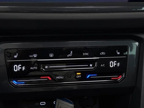 VOLKSWAGEN Tiguan (2023) — foto 18 van 33