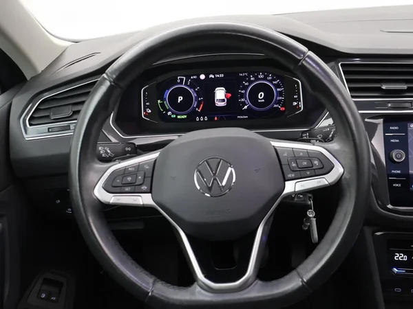 Volkswagen Tiguan (2021) — foto 6 van 29