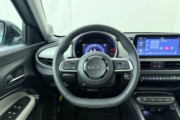 Fiat 600 (2025) — foto 2 van 19