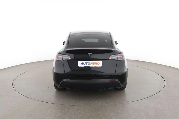 Tesla Model (2023) — foto 12 van 17