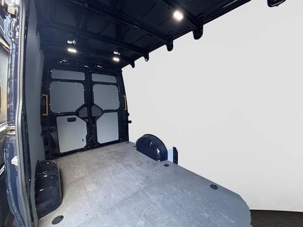 VOLKSWAGEN Crafter 35 Fou Mwb (2025) — foto 11 van 24