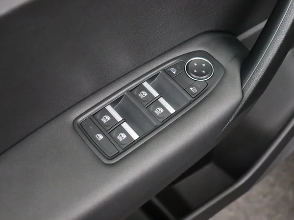 RENAULT Captur (2025) — foto 17 van 25