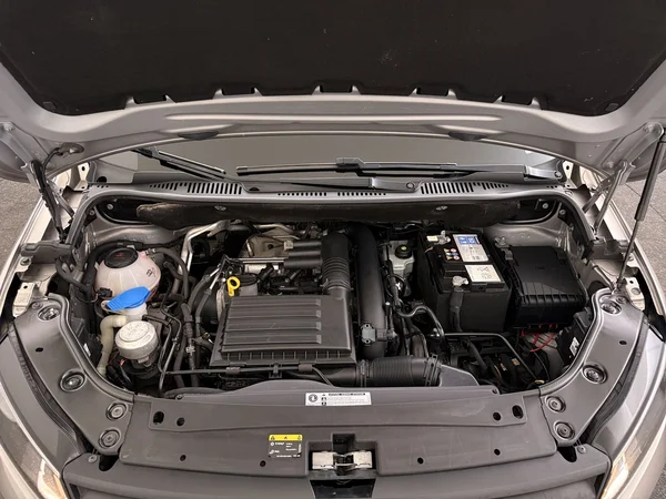 VOLKSWAGEN Caddy (2019) — foto 6 van 28