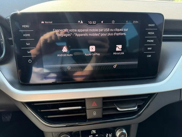 SKODA Kamiq (2022) — foto 8 van 31
