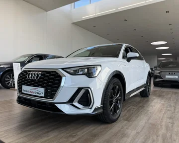 Audi Q3 74fb0ecb-1284-4a14-bcd0-fecab59206af