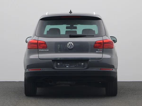 VOLKSWAGEN Tiguan (2016) — foto 19 van 20