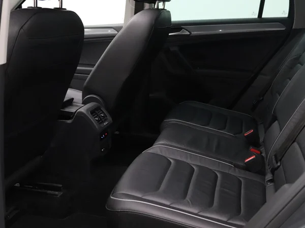 VOLKSWAGEN Tiguan Dsl (2022) — foto 3 van 22