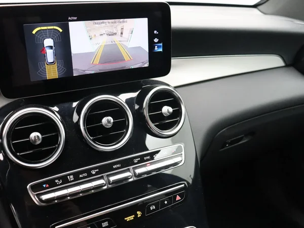 Mercedes-Benz GLC (2022) — foto 5 van 23