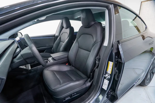 Tesla Model 3 (2024) — foto 4 van 40