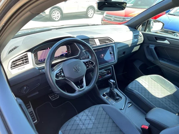 VOLKSWAGEN Tiguan (2022) — foto 22 van 22