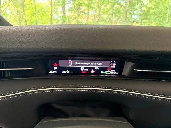 VOLKSWAGEN ID.7 Tourer (2025) — foto 6 van 24