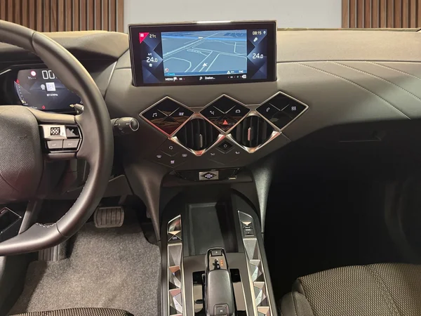 DS-Automobiles DS3-Crossback (2022) — foto 13 van 29