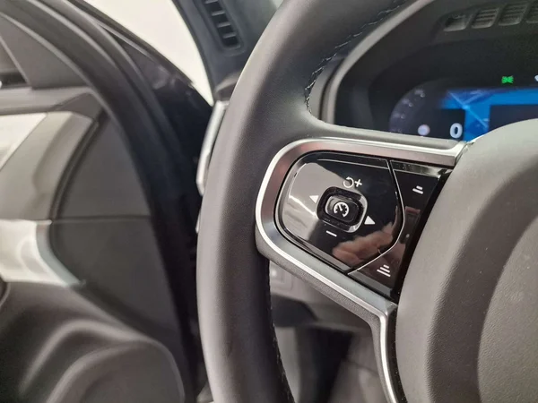 Volvo XC90 (2023) — foto 3 van 20