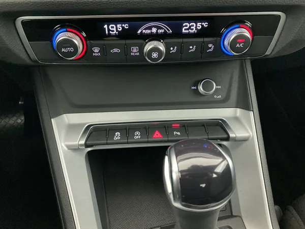 AUDI Q3 (2022) — foto 14 van 36