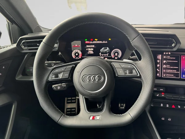 AUDI A3 Allstreet (2025) — foto 2 van 14