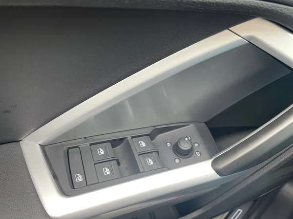 AUDI Q3 Sportback (2024) — foto 2 van 21