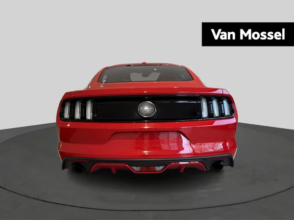Ford Mustang (2017) — foto 10 van 21