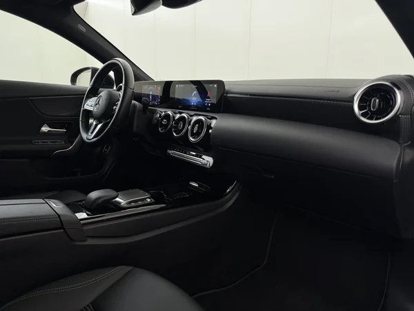 MERCEDES CLA 250 (2022) — foto 3 van 31