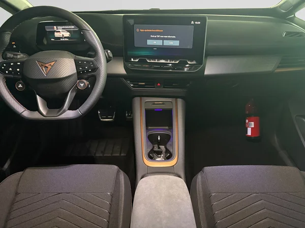 CUPRA Born (2025) — foto 10 van 24