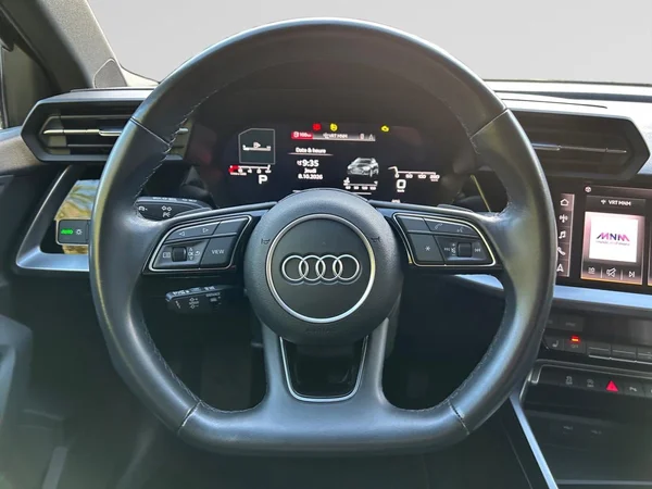 AUDI A3 Sportback (2023) — foto 7 van 25
