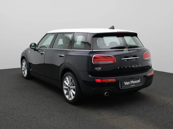 MINI Clubman (2023) — foto 12 van 48