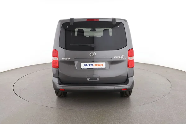 Toyota ProAce (2019) — foto 11 van 16
