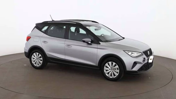 Seat Arona (2022) — foto 2 van 48