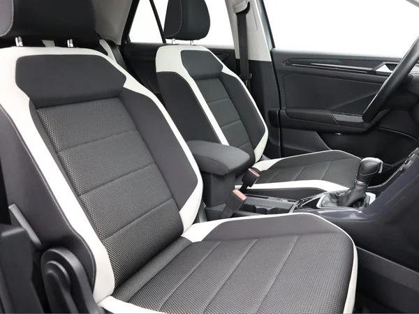 VOLKSWAGEN T-Roc (2019) — foto 18 van 23