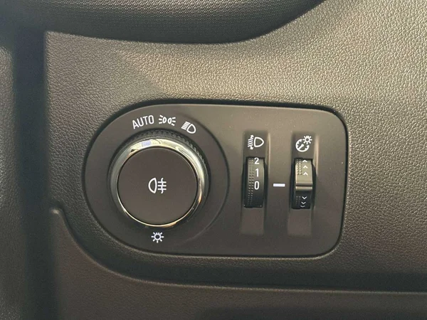 Opel Crossland (2023) — foto 7 van 16