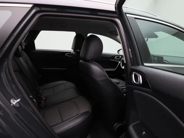 Kia cee'd (2023) — foto 30 van 39