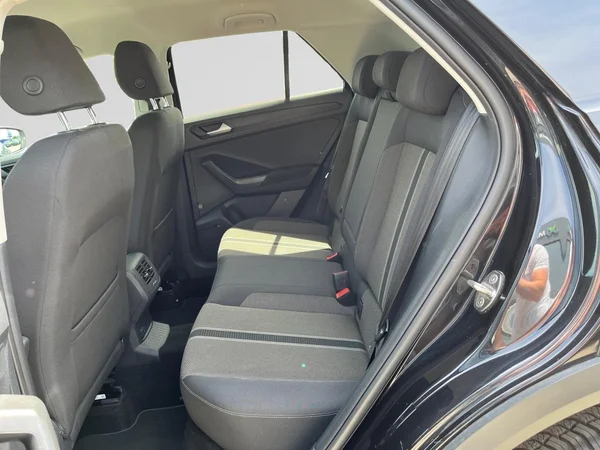 VOLKSWAGEN T-Roc (2019) — foto 19 van 22