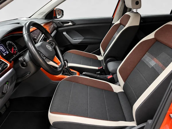 VOLKSWAGEN T-Cross (2020) — foto 2 van 14