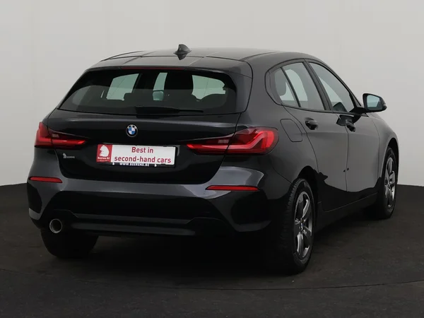 BMW 116 (2023) — foto 21 van 27