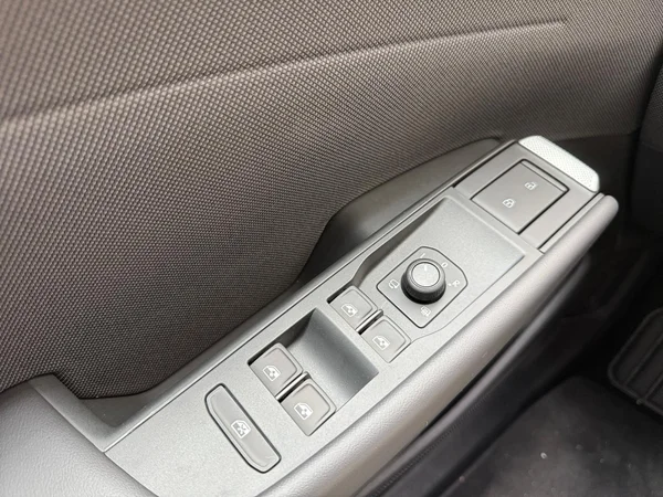 VOLKSWAGEN ID.Polo (2026) — foto 7 van 19