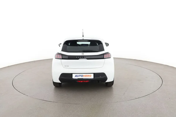 Peugeot 208 (2021) — foto 11 van 16