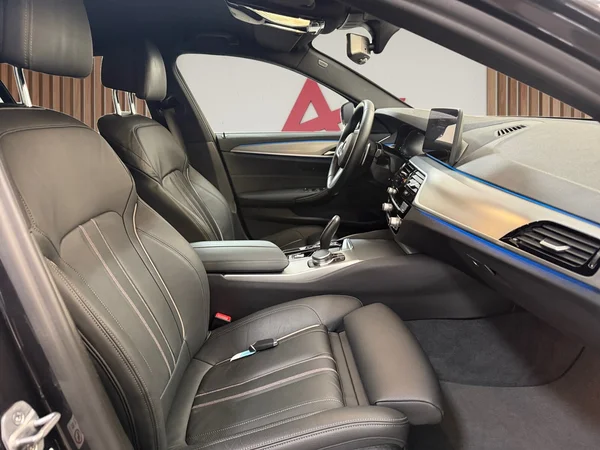 BMW 530 (2022) — foto 22 van 30