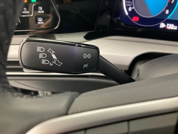 VOLKSWAGEN Golf Variant VIII (2023) — foto 22 van 36